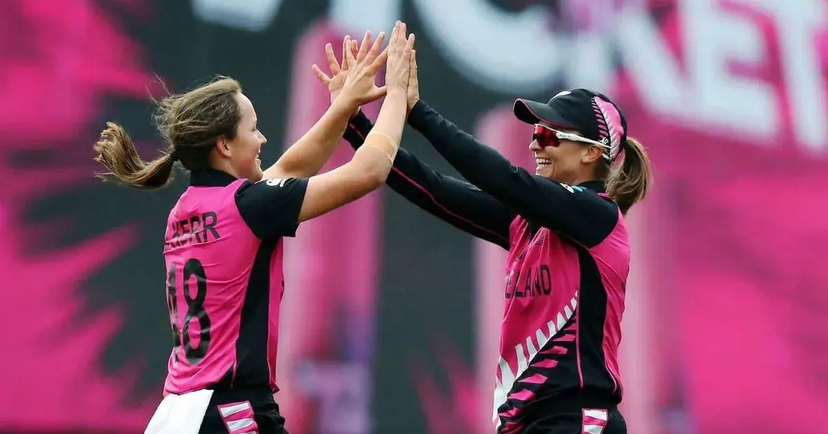 amelia kerr — IN news