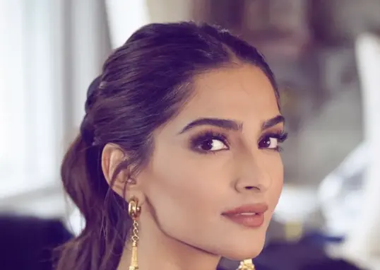 sonam kapoor — IN news