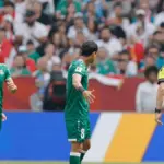 Senegal salvage hopes of World Cup last-32 place with rout of 10-man Iraq