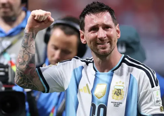 Argentina coach Scaloni hails Messi before World Cup final