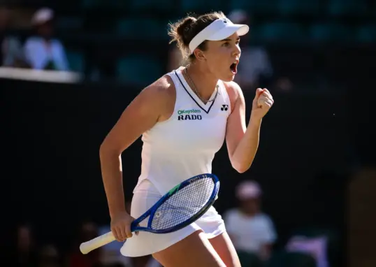 Linda Noskova sees off Marta Kostyuk in style to set up all-Czech Wimbledon final