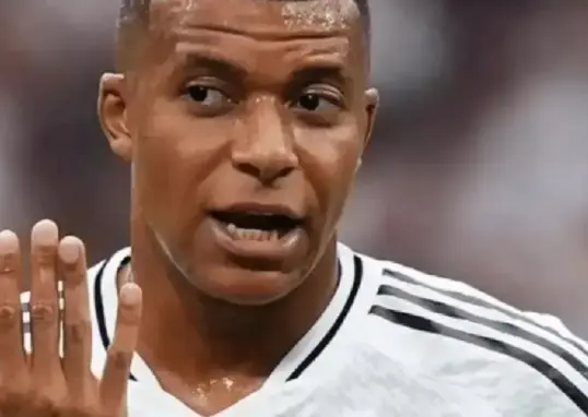 FIFA defends semifinal referee after France, Deschamps criticism